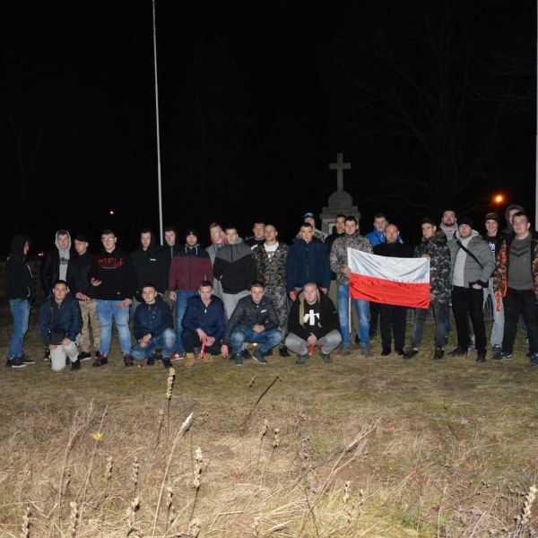 Hołd pomordowanym w Rydzynie