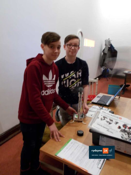 WARSZTATY Z ROBOTYKI I PROGRAMOWANIA W RYDZYNIE