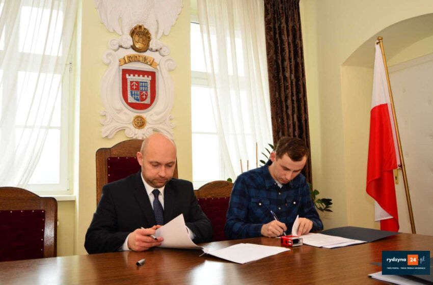  Umowy z klubami sportowymi podpisane