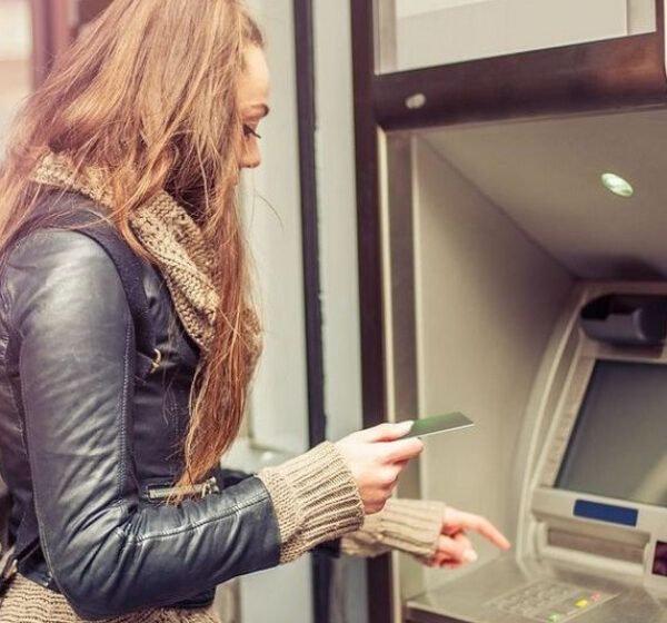  Klienci trzech banków muszą liczyć się w weekend z utrudnieniami