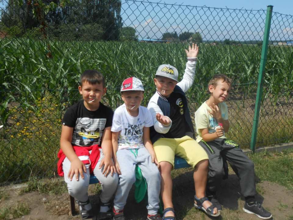 PRZEDSZKOLAKI WITAJĄ LATO
