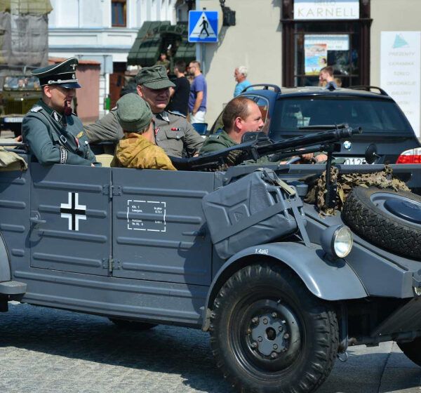  VI PIKNIK MILITARNY W ZAMKU W RYDZYNIE ROZPOCZĘTY