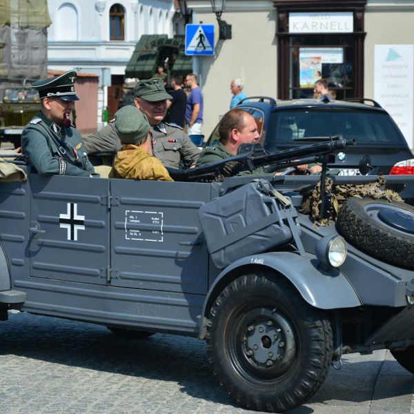 VI PIKNIK MILITARNY W ZAMKU W RYDZYNIE ROZPOCZĘTY