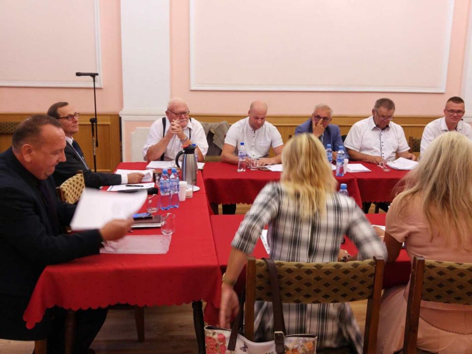 Burzliwa sesja w Rydzynie