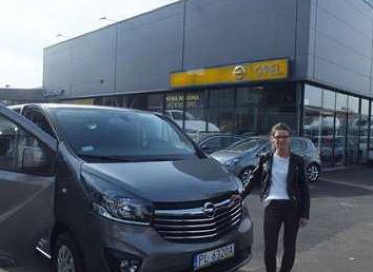  Nowy Opel Vivaro będzie przewoził uczniów w OSW Rydzyna