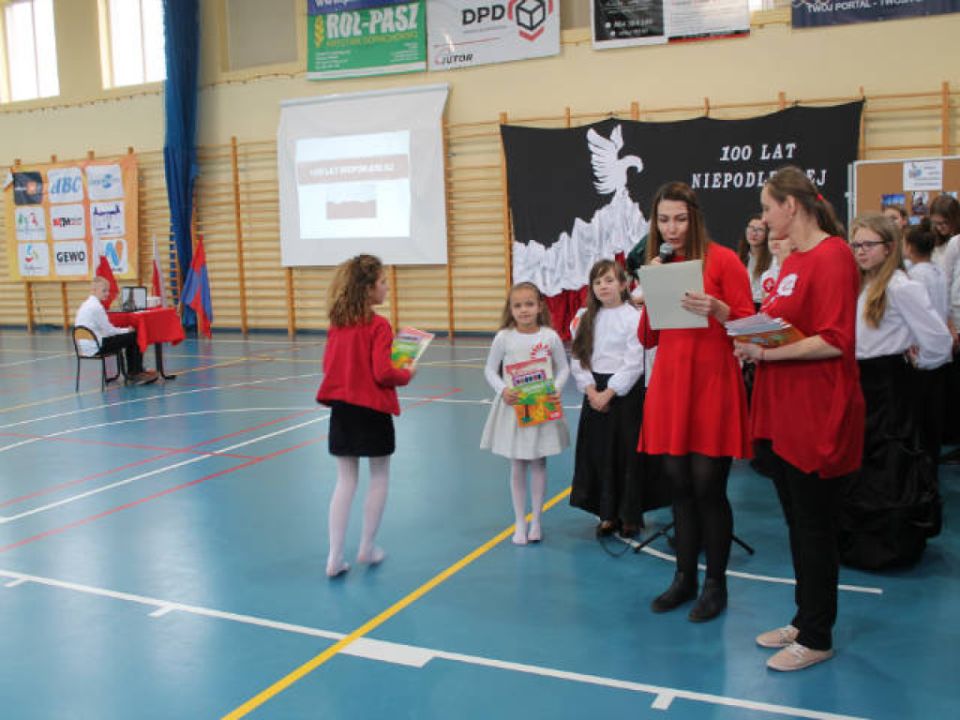 Święto niepodległości w SP Dąbcze