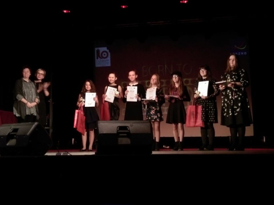 Konkurs piosenki angielskiej pt. „Born to perform”.