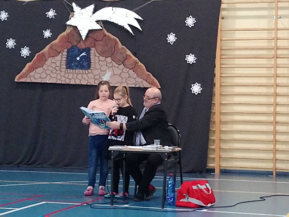 Spotkanie z Gabrielem Roszakiem w SP Dąbcze