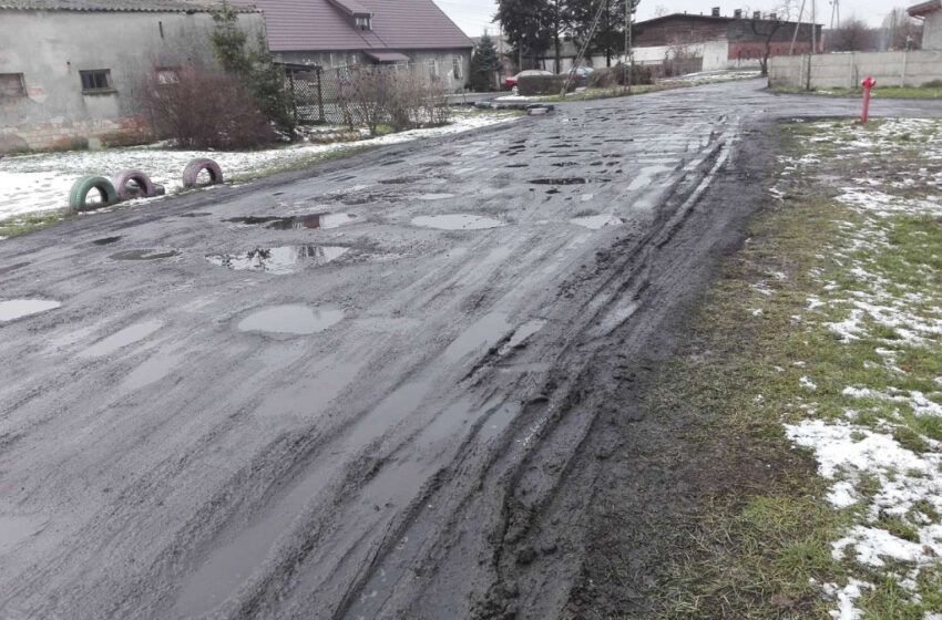  Będzie równo wokół bloków w Dąbczu