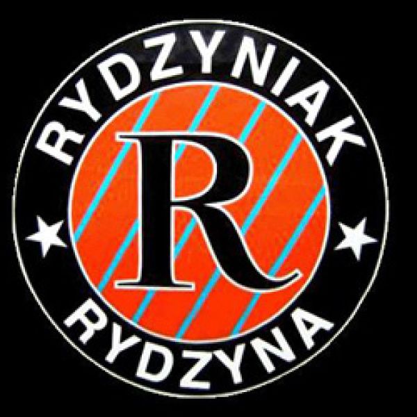 4p4s Rydzyniak wygrywa