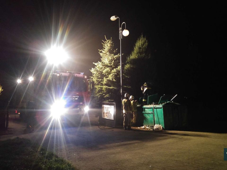 Pożar kontenera na cmentarzu w Kłodzie