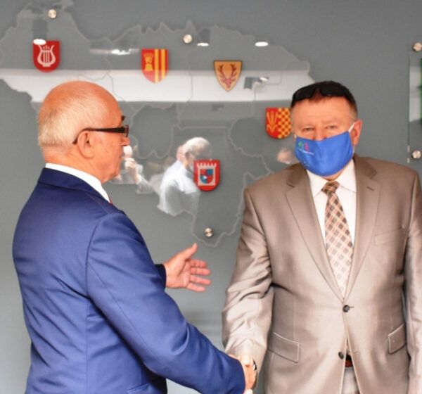  Zarząd powiatu z jednomyślnym wotum zaufania i absolutorium