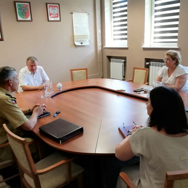 W starostwie o współpracy służb i koordynacji działań na terenie powiatu leszczyńs