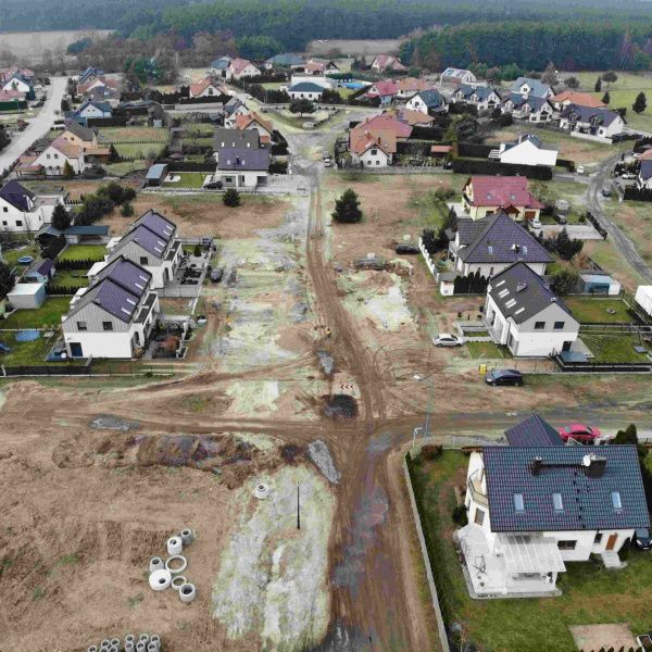 Prace idą zgodnie z planem – „Przebudowa dróg gminnych na Osiedlu Rydzyna 2000 w R