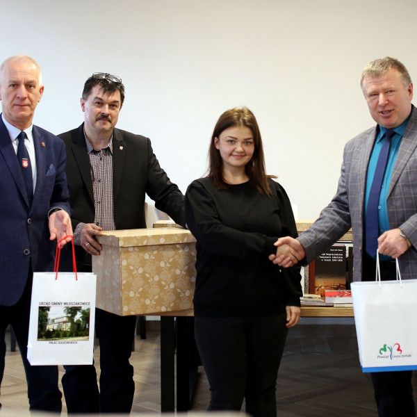 Gminne biblioteki otrzymały pakiety książek