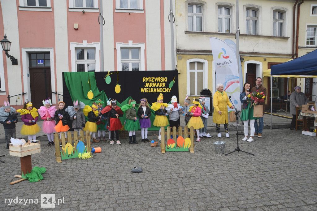 Jak co roku przed świętami wielkanocnymi w Rydzynie odbył się jarmark