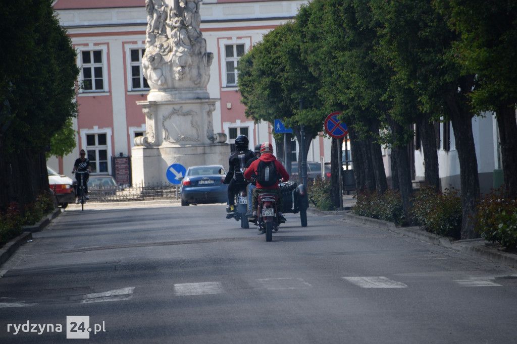 XX Ogólnopolski Rajd Pojazdów Zabytkowych w Zamku w Rydzynie