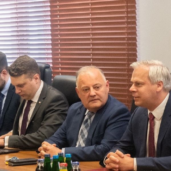 Wojciech Dąbrowski: projekt budowy elektrowni jądrowej w Koninie przebiega zgodnie