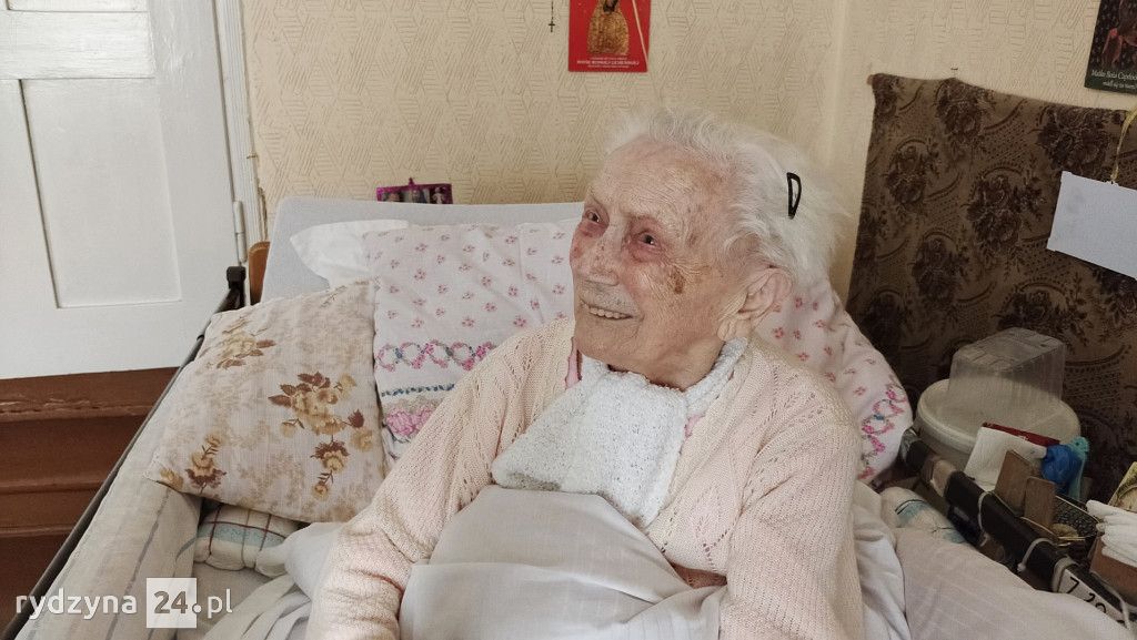 Z życzeniami u najstarszej mieszkanki gminy Rydzyna – 102 lata Pni Wandy