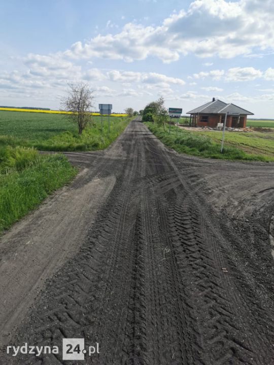 Gospodarze z Moraczewa naprawili 9 kilometrów dróg