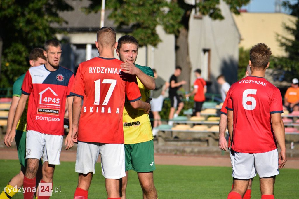 Rydzyniak wygrywa w Bojanowie