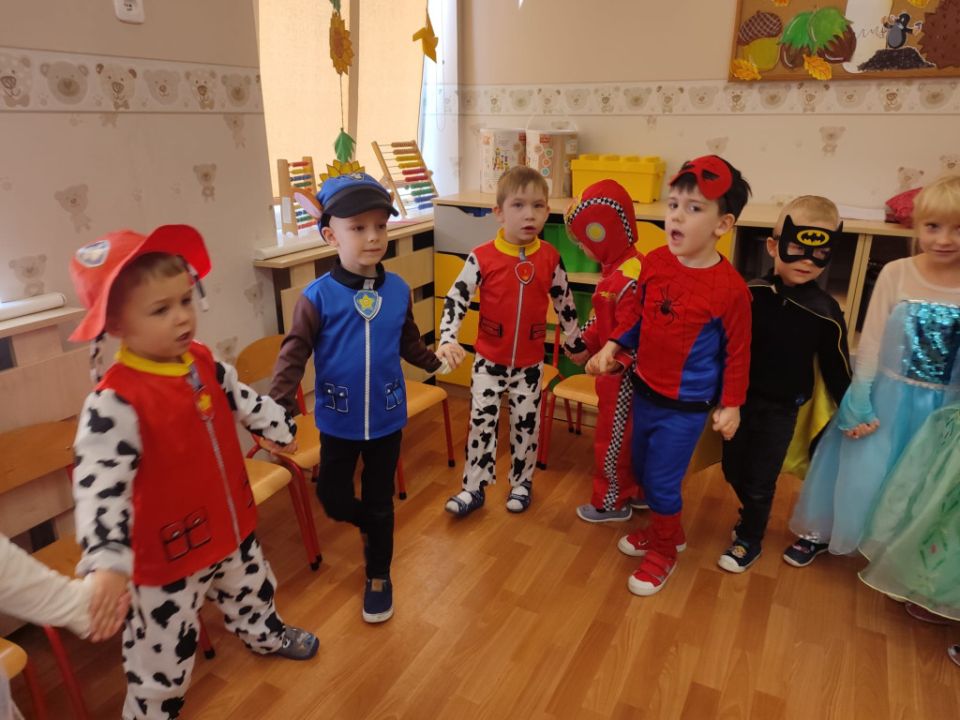 „Bajka wędruje po świecie, dzisiaj do nas zawitała, drogie dzieci dobrze wiecie