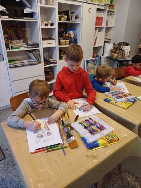 Przedszkolaki z Rydzyny w pracowni KOTart