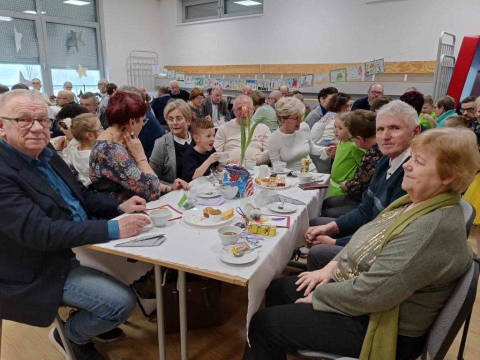 Przedszkolaki z Rydzyny wystąpiły dla babć i dziadków