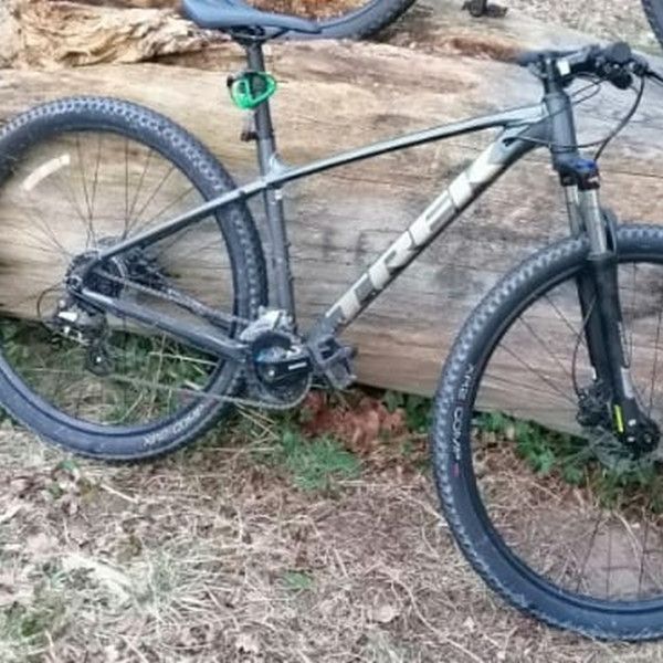 Kradzież roweru TREK w Rydzynie: Apel o pomoc i informacje