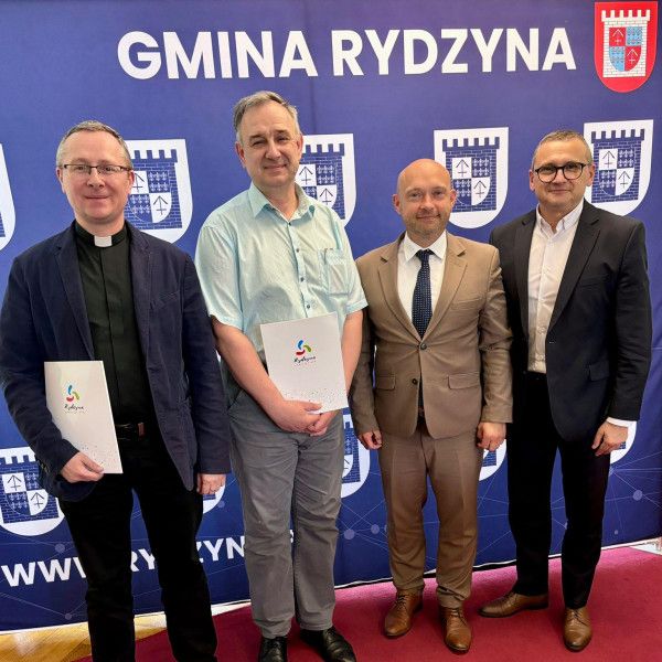 Gmina Rydzyna: Dotacje na Zabytki dla Fundacji Zamek i Parafii Św. Marcina