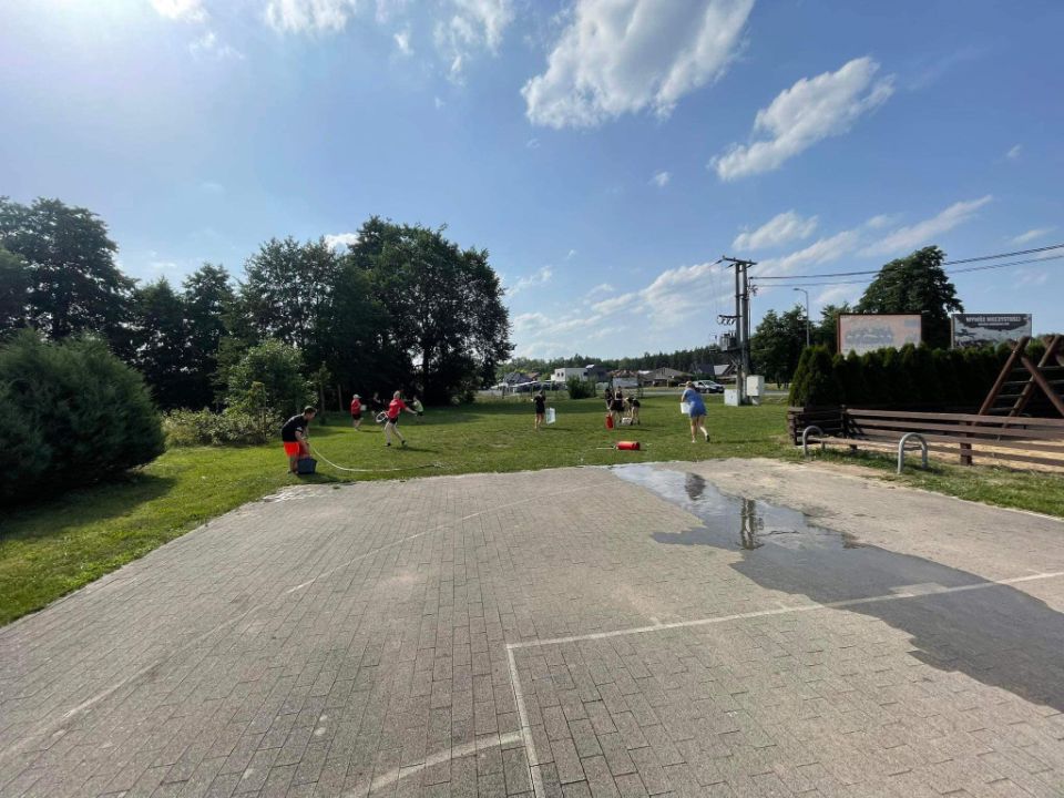 Integracja i Zabawa w Remizie Strażackiej: Druhowie i MDP z Dąbcza