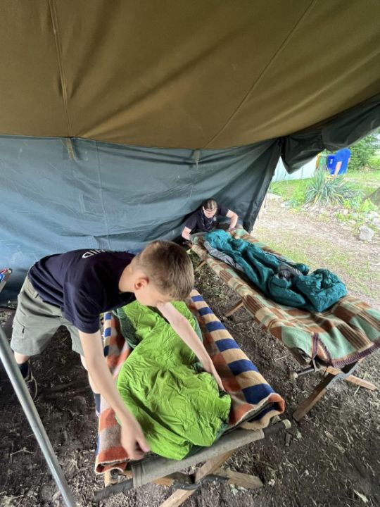 Rozpoczęcie Obozu Harcerskiego: Pierwsze Wrażenia z Rogalinka