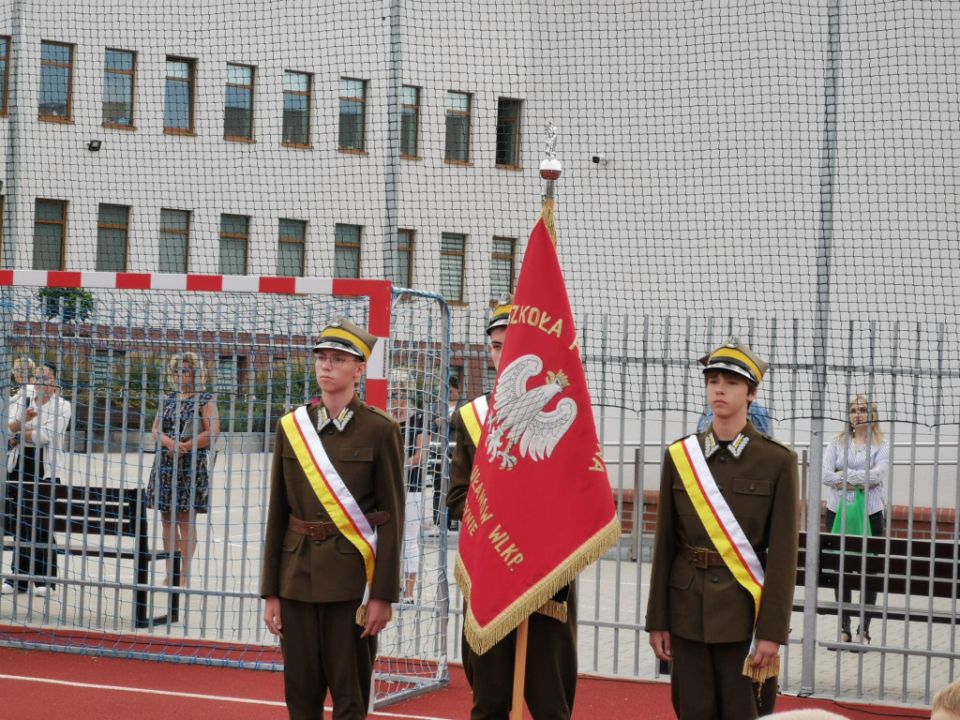 Rozpoczęcie Roku Szkolnego 2024/2025 w Rydzynie: Powitanie Uczniów