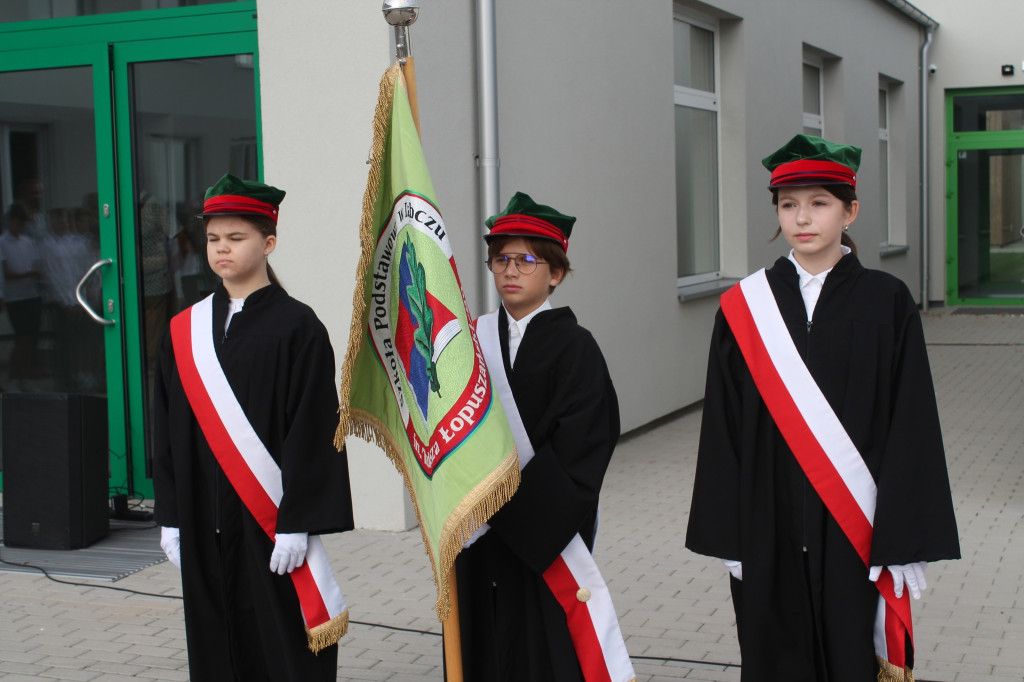 Rozpoczęcie Roku Szkolnego 2024/2025 w Szkole Podstawowej w Dąbczu