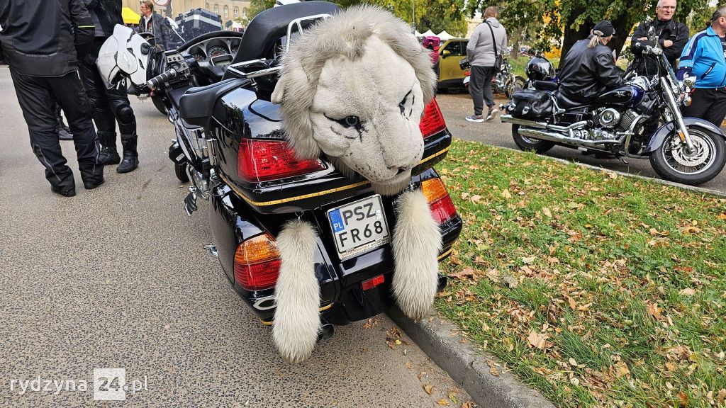 Zakończenie Sezonu Motocyklowego w Rydzynie: Setki Motocykli i Liczne Atrakcje