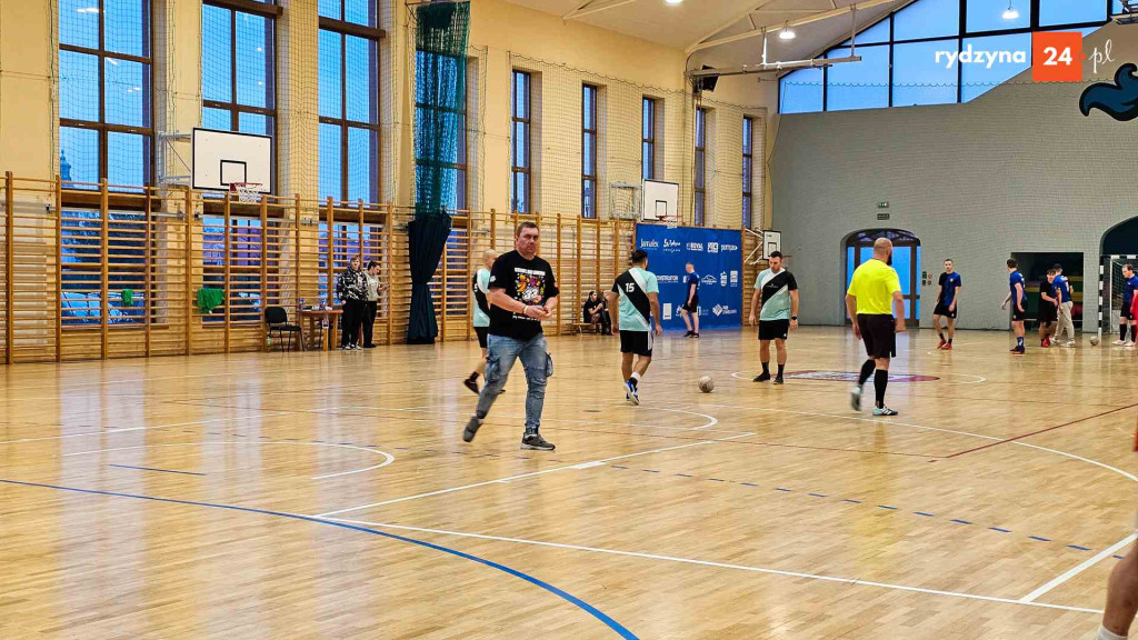 Turniej Piłki Halowej o Puchar WOŚP w Rydzynie – Sukces Sportowy i Charytatywny