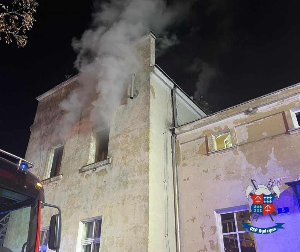 Pożar mieszkania i przewodu kominowego w Kłodzie – jedna osoba poszkodowana