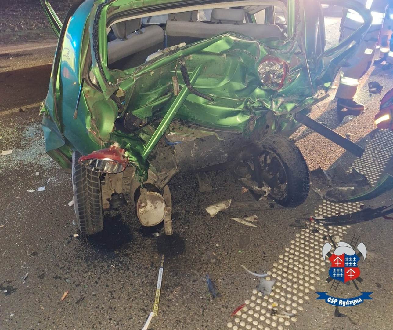 Wypadek drogowy na DW309 między Rydzyną a Lesznem – dwie osoby w szpitalu