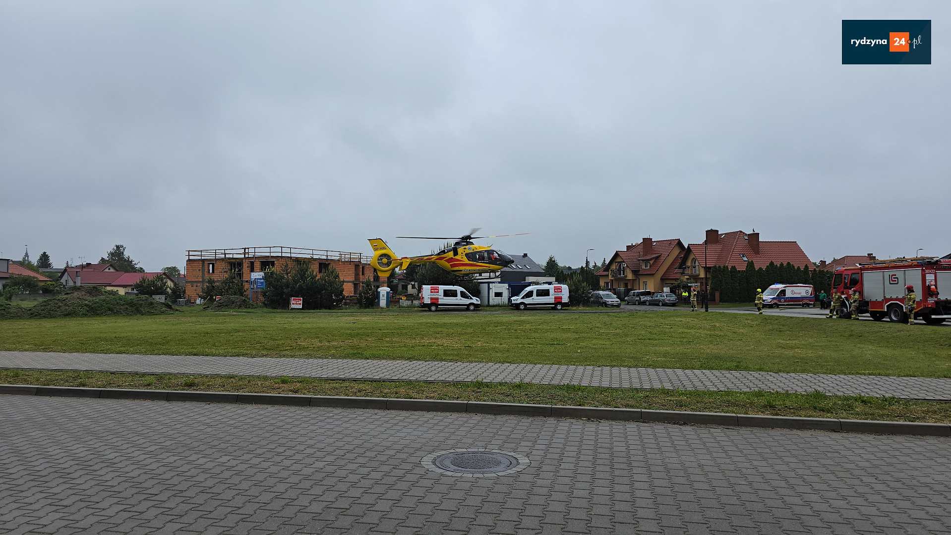 Śmigłowiec LPR lądował przy szkole w Rydzynie