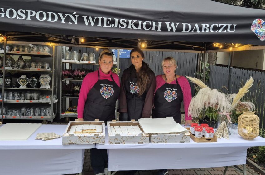  Słodki Dzień Papieski w Dąbczu – kremówki rozeszły się do ostatniego kawałka!