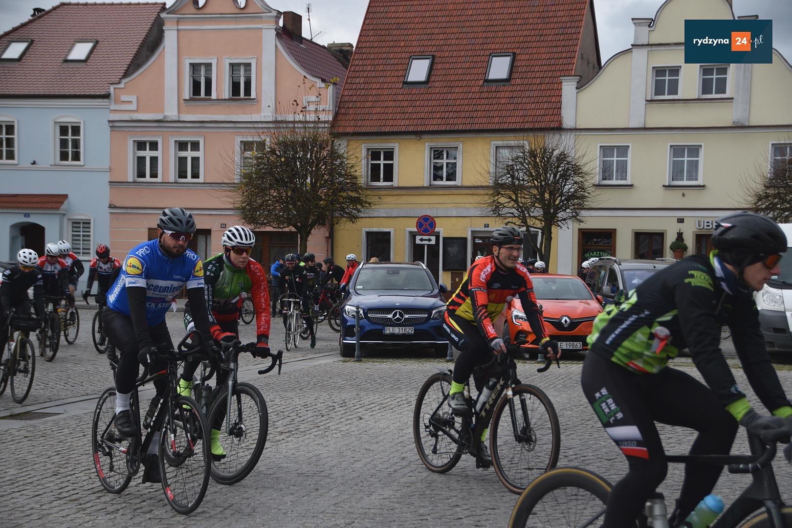Rydzyna uczciła 107 rocznicę Odzyskania Niepodległości rajdem rowerowym