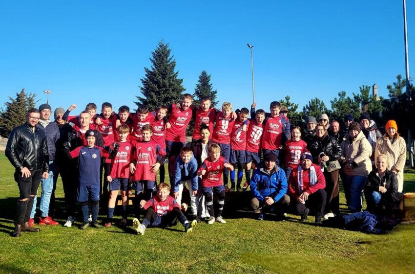  Młodzicy D1 Rydzyńskiej Akademii Piłkarskiej z mistrzostwem ligi!